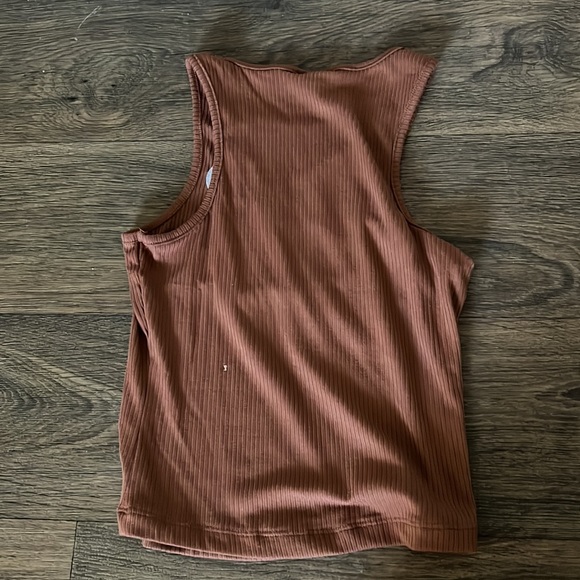 Small crop top super soft - will make your boobs look bigger - Picture 2 of 2